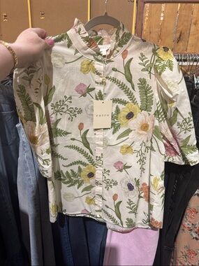 entro Cream Floral Button-Up Top with Green Leaf Print